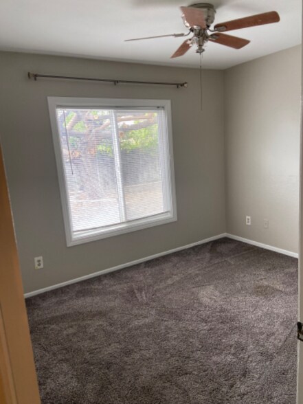 Building Photo - 1455 E Brockton Ave