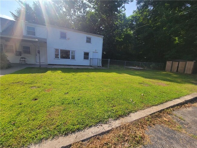 Primary Photo - 8 Dewey Ave