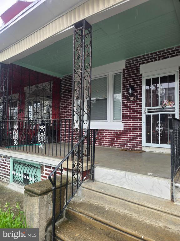 Building Photo - 724 W Wingohocking St