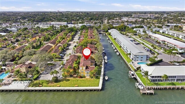 Building Photo - 1155 Lake Shore Dr