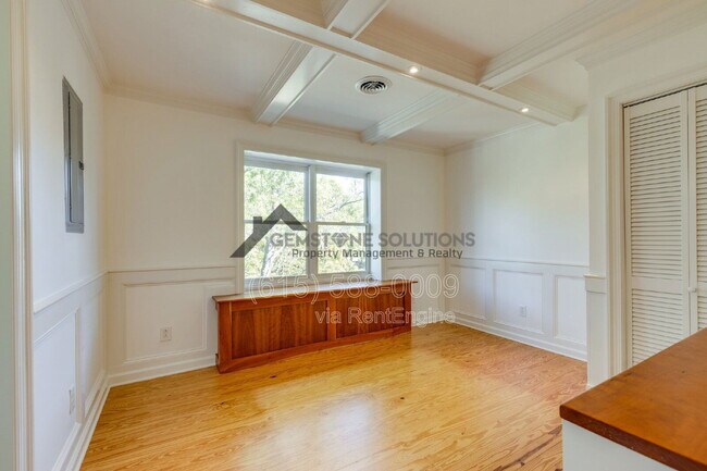 Building Photo - 502 32nd Ave S