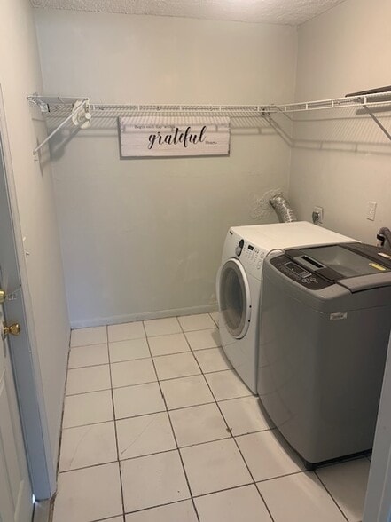 Building Photo - 303 SW 77th Ter