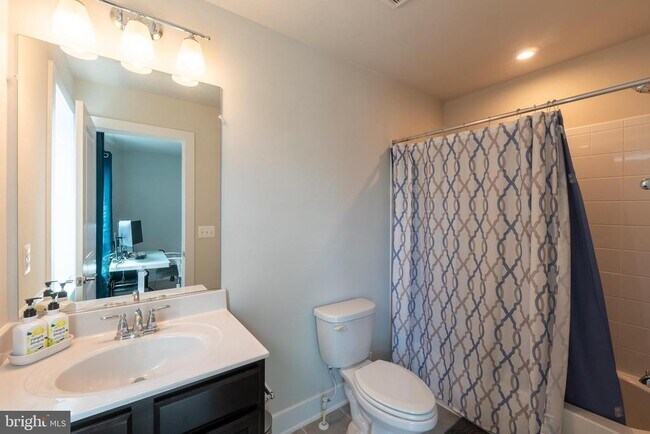 Building Photo - 515 Shorthorn Way