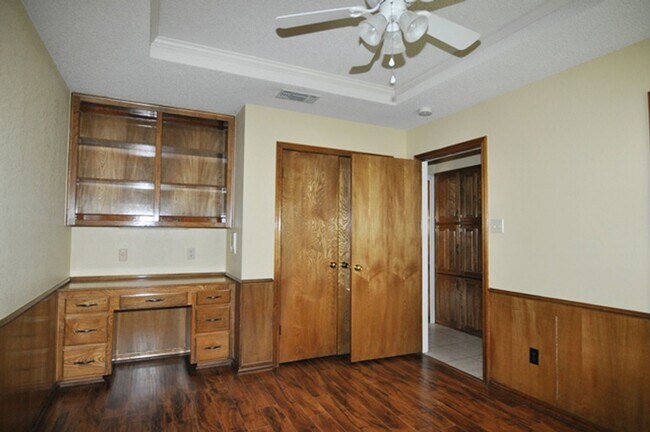 Building Photo - 2212 Diamond Point Dr
