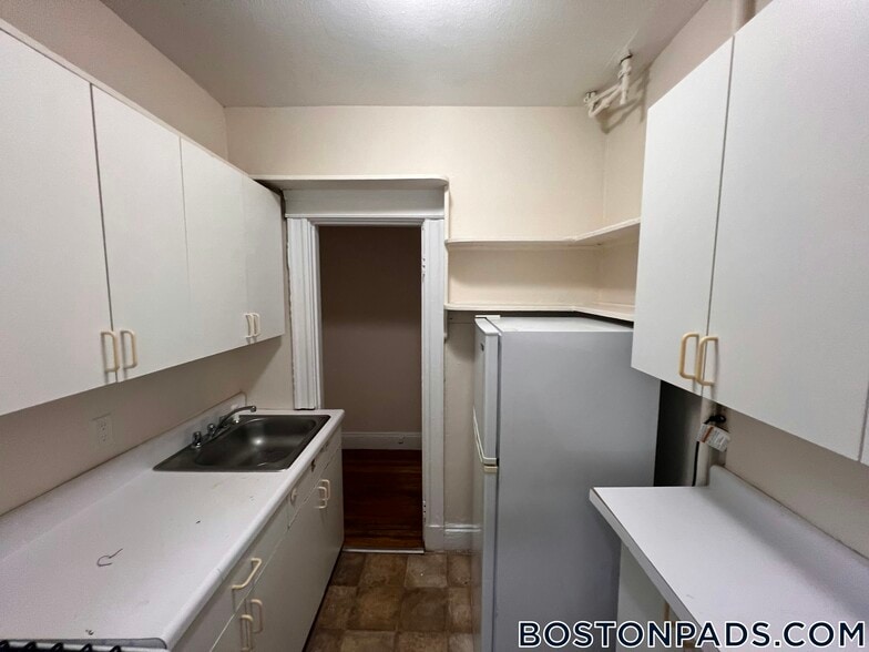 Building Photo - 1144 Commonwealth Ave