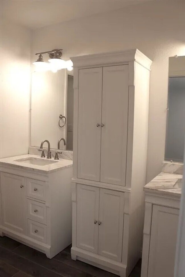 Building Photo - West Del Mar Coastal Townhome | Ocean Views | Walk to the Beach