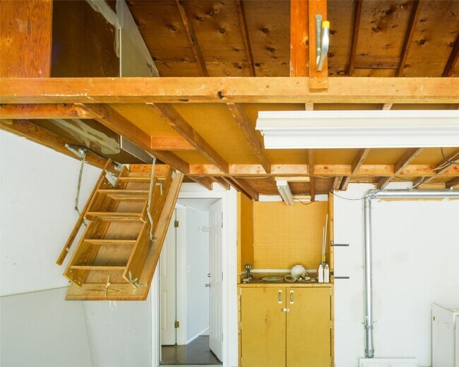 Building Photo - 427 Brass Lamp Dr