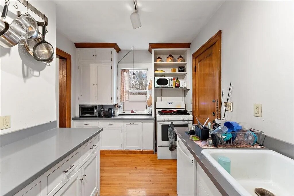 Building Photo - 2017 Laurel Avenue