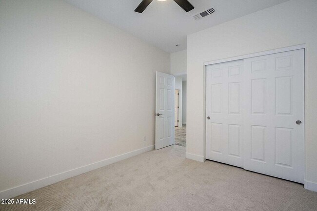Building Photo - 1001 N Quail Ln