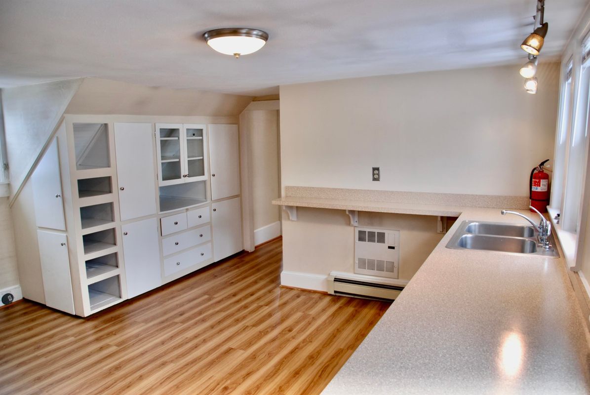 Building Photo - 17 Hanover