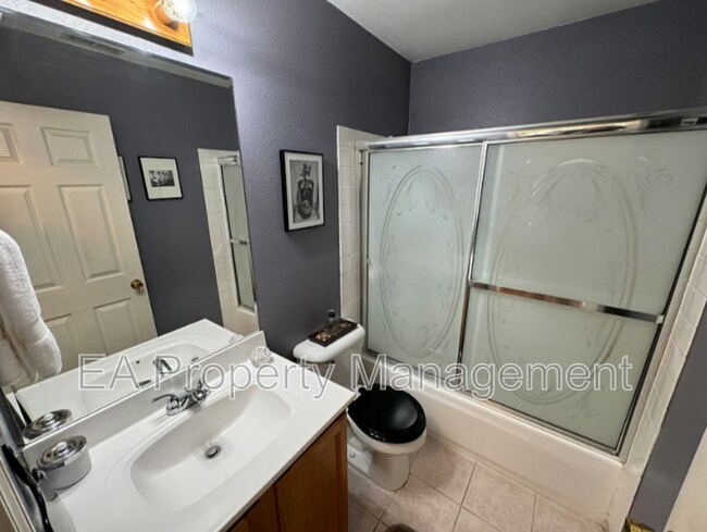 Building Photo - 2241 Bartolo Ave SW