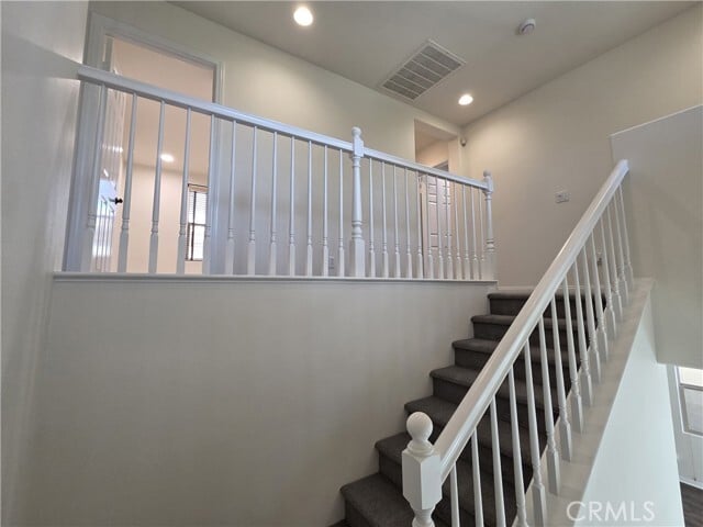 Building Photo - 60 Keepsake