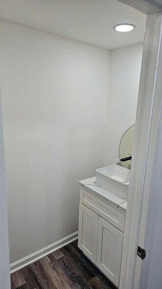 Building Photo - 5347 Belfield Ave