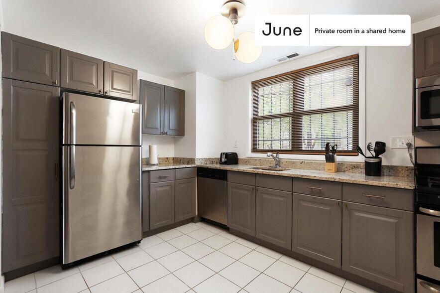 Primary Photo - Room in Shared 5 bed/2 bath home