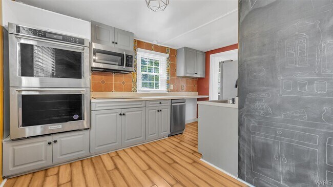 Building Photo - 6622 Crest Ave