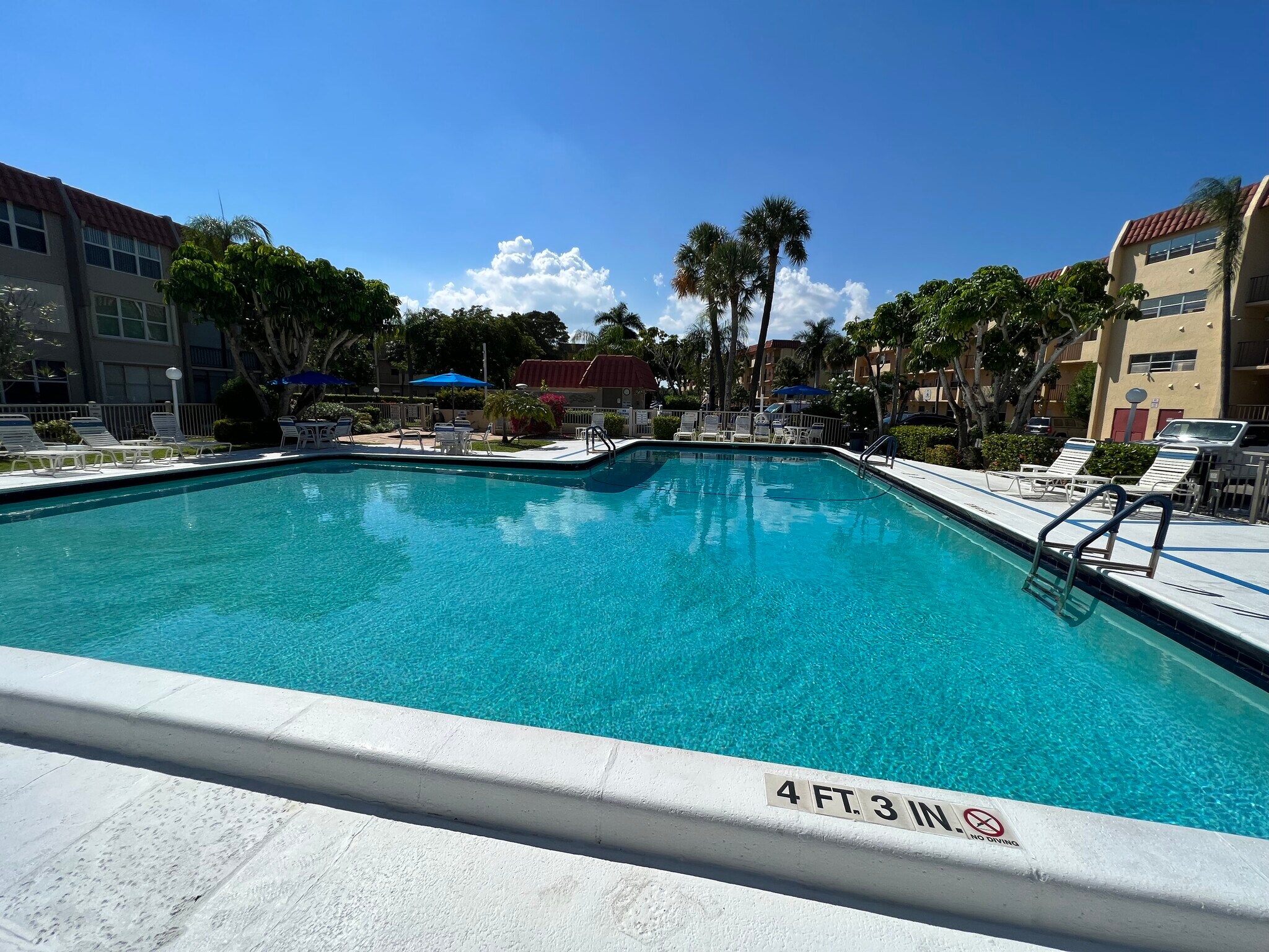 Large Community Pool - 777 S Federal Hwy