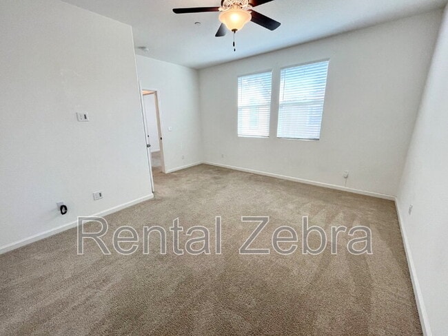 Building Photo - 1487 Bianchi Ln