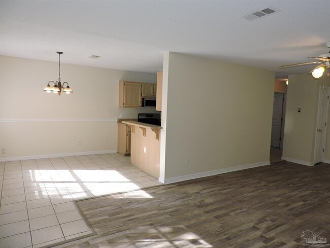 Building Photo - 3296 Two Sisters Wy