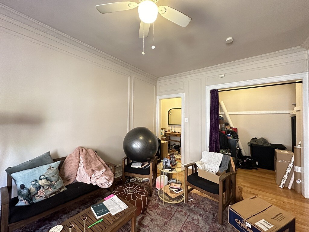 Building Photo - 1371 W Estes Ave