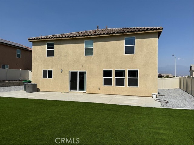Building Photo - 672 Suukat Ct
