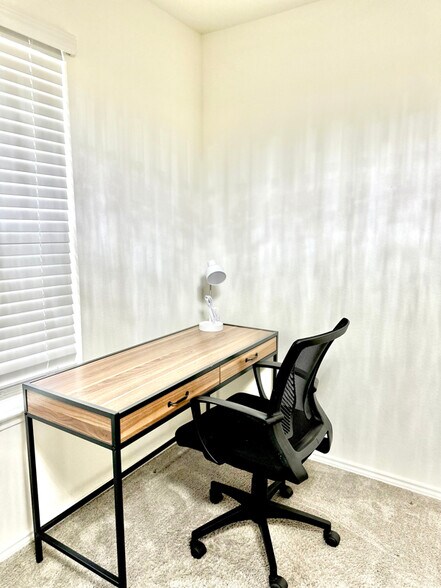 Building Photo - 1106 Aronia Ln