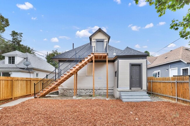 Building Photo - Lovely 1-Bedroom Unit in the heart of Spokane