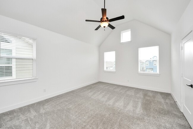 Building Photo - 1522 Crystal Stream Dr