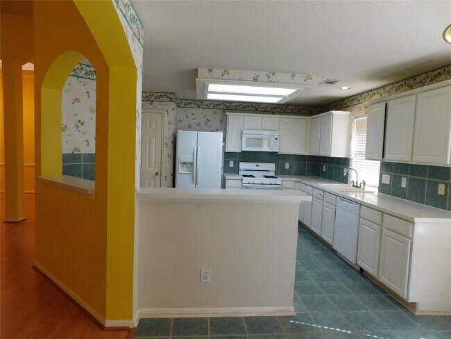 Building Photo - 3702 Heritage Colony Dr