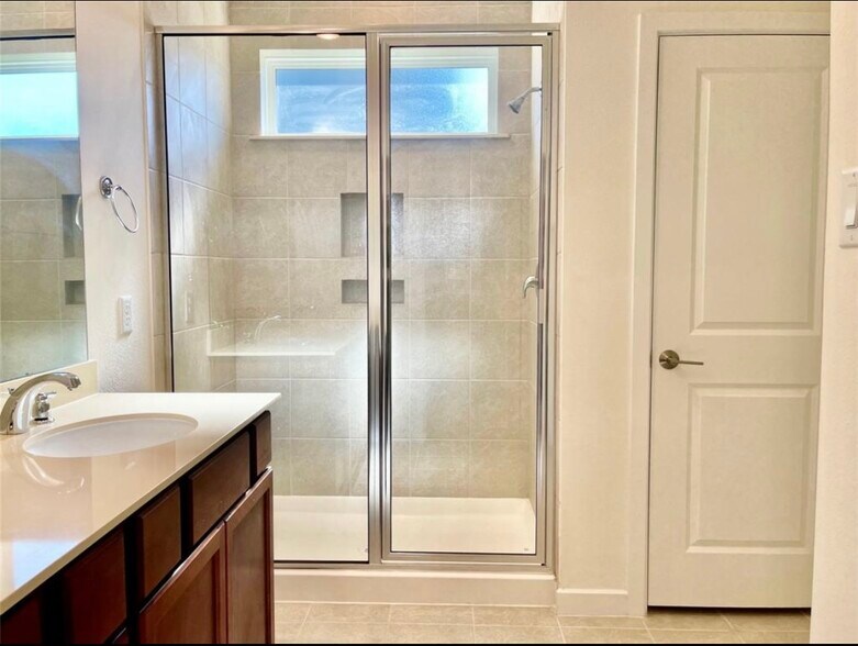 Building Photo - 7802 Winter Hawk Cir