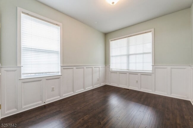 Building Photo - 101 Taft Ln