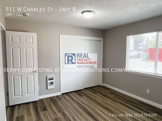 Building Photo - 911 Charles St