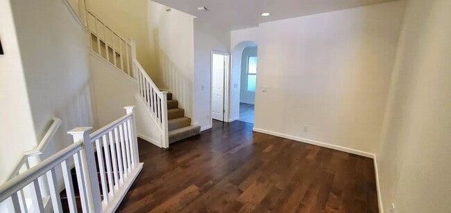 Building Photo - Townhome in the Peninsula's Most Walkable ...