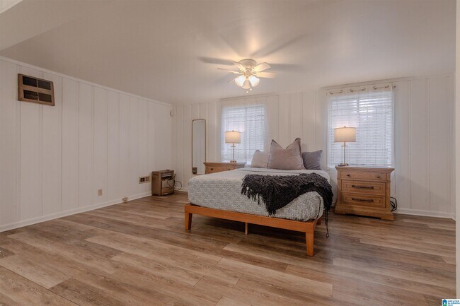 Building Photo - 1404 36th St N