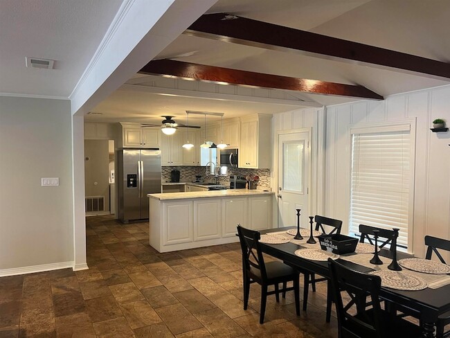 Building Photo - 1228 Carol Ln