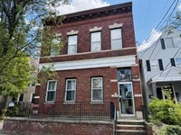 Building Photo - 93 Bay St