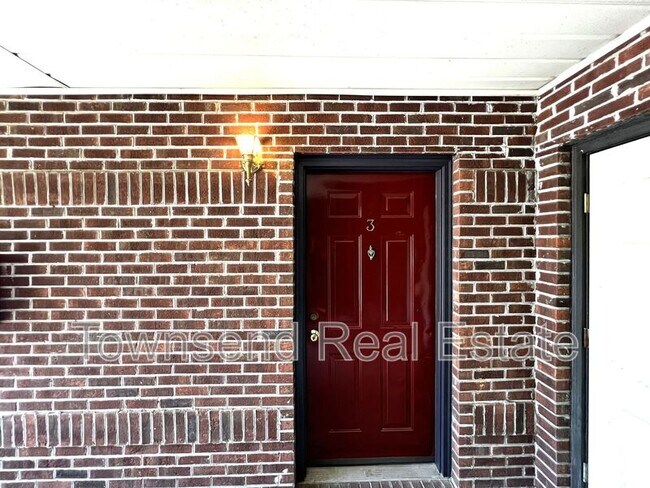 Building Photo - 1055 Ancestry Dr