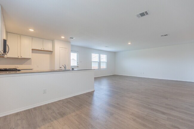 Building Photo - 5319 Hornbeck Hts