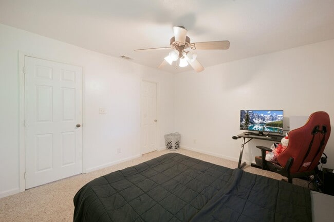 Building Photo - 2507 Hidden Cove Ct