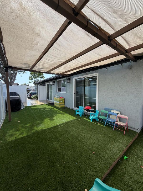 Building Photo - 2144 Bluehaven Ct