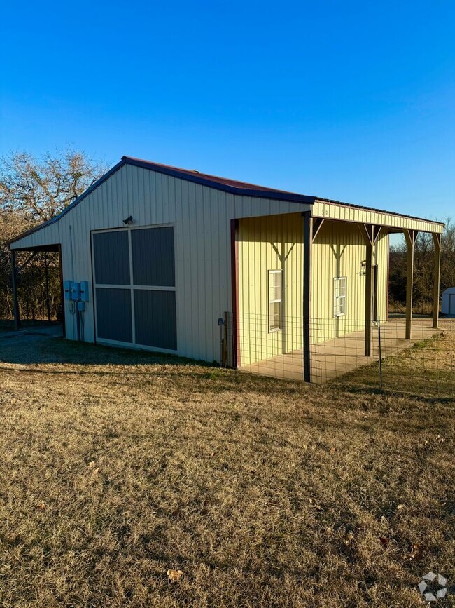 Building Photo - 1 Bed / 1 Bath - Single Family Home - Fant...