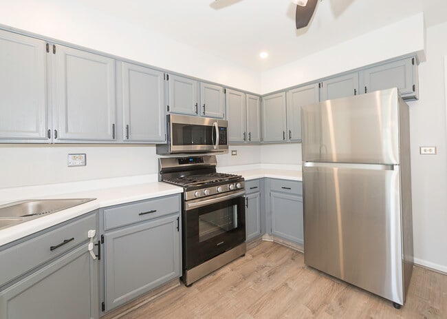 Building Photo - 1409 Club Dr