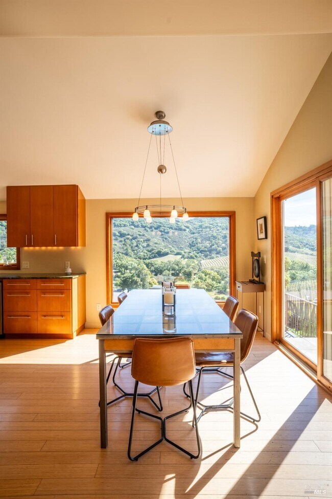 Building Photo - 452 Chestnut Ave