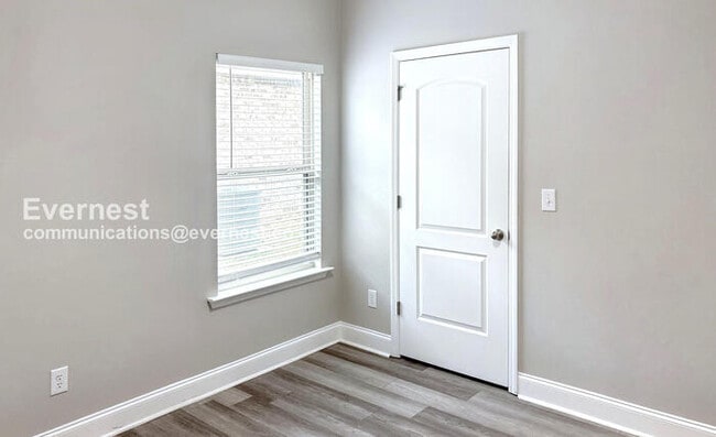 Building Photo - 130 Shrewsberry Dr