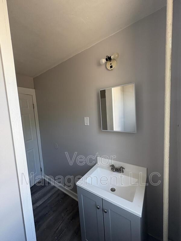 Building Photo - 1160 Dixwell Ave