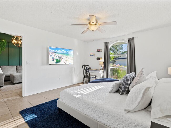 Building Photo - 5884 Milton Ave