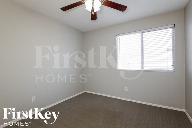 Building Photo - 14391 W Carlin Dr