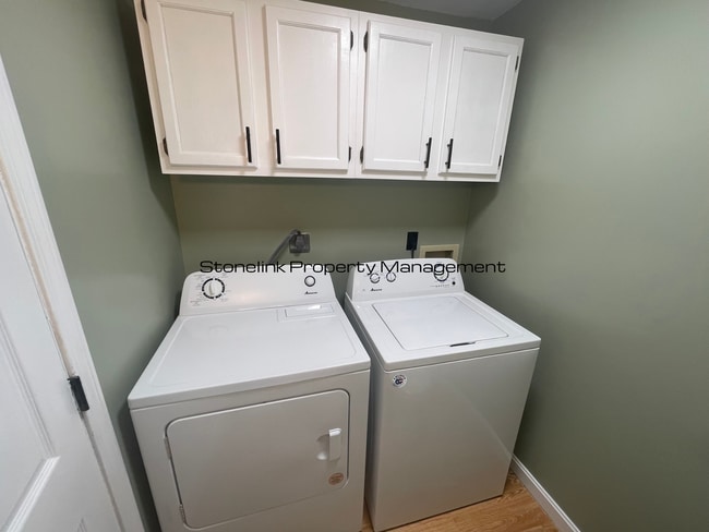 Building Photo - Fully Renovated Condo For Rent in Burrillv...