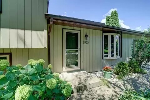 Building Photo - 2922 Greenway Trl