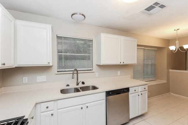 Building Photo - 8815 Roaring Point Dr