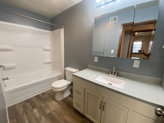 Building Photo - 2BR/1BA East Campus - Short Distance to Campus!! Coin-operated washer/dryer on-site.